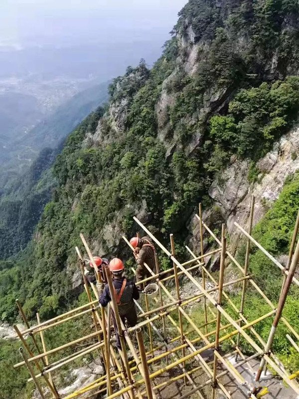 丹崖夕照“打卡地”呼之欲出——天岳幕阜山悬崖栈道主体十月完工